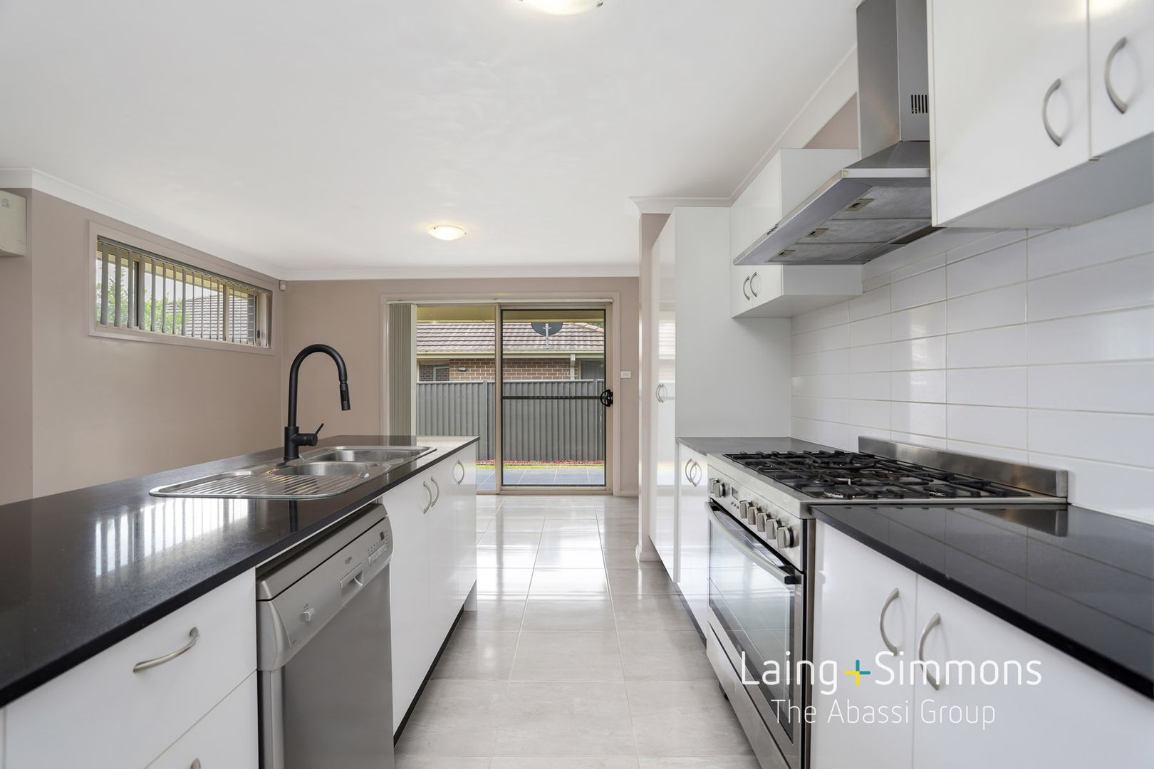 8 Mainwaring Street, Ropes Crossing NSW 2760, Image 1