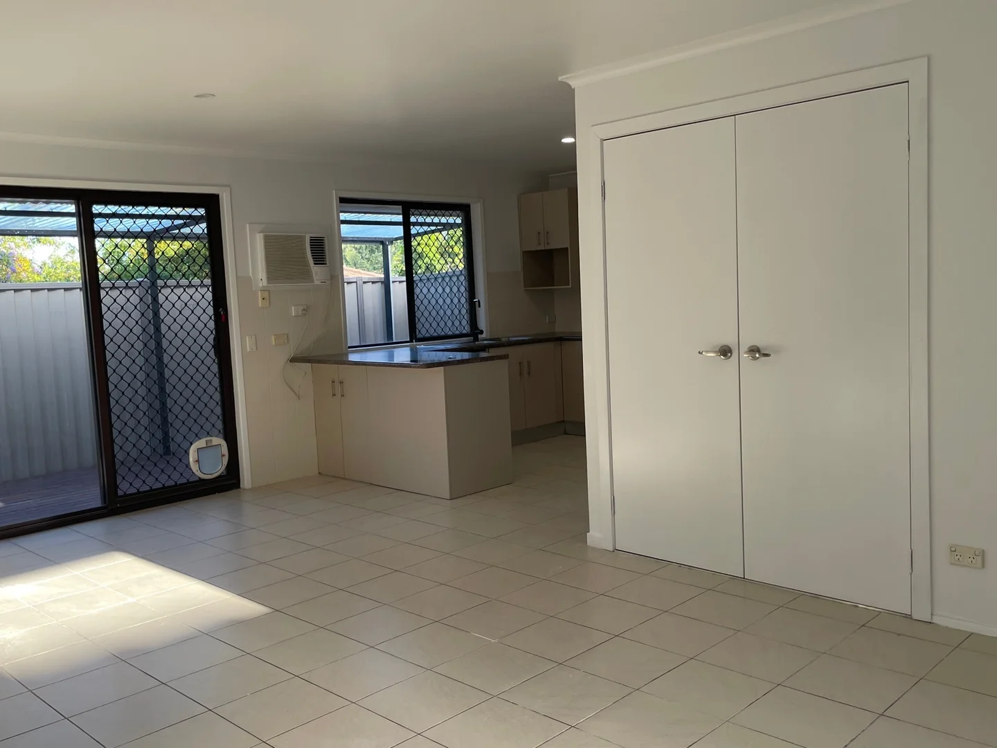 2/39 Alexander Drive, Highland Park QLD 4211