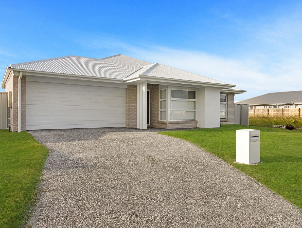 4 bedrooms House in 41 Jannik Terrace PIALBA QLD, 4655