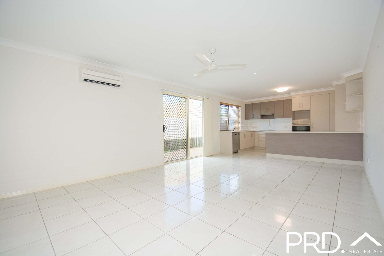 2/10 Curtis Street, Bundaberg South QLD 4670, Image 0