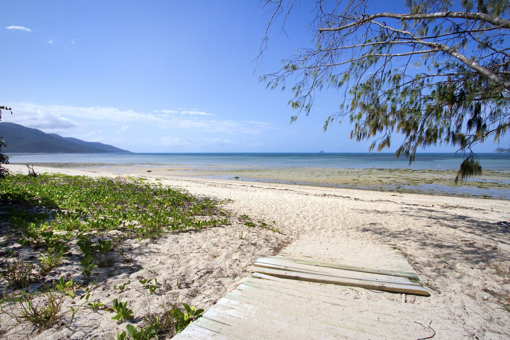 97 Gloucester Avenue, Hideaway Bay QLD 4800, Image 1