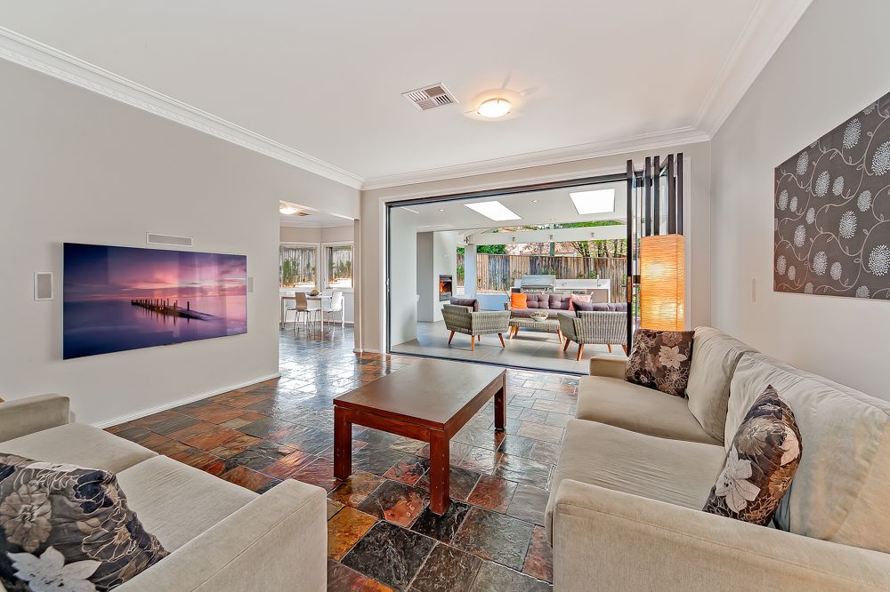 11 Lydham Place, Castle Hill NSW 2154, Image 2