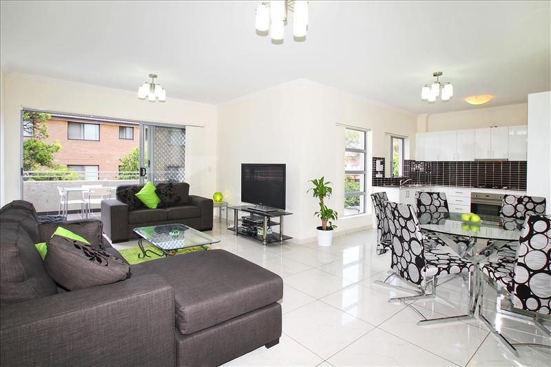 6/5-7 The Trongate, Granville NSW 2142, Image 2