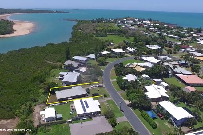 Picture of 11 Hackett Court, CAMPWIN BEACH QLD 4737
