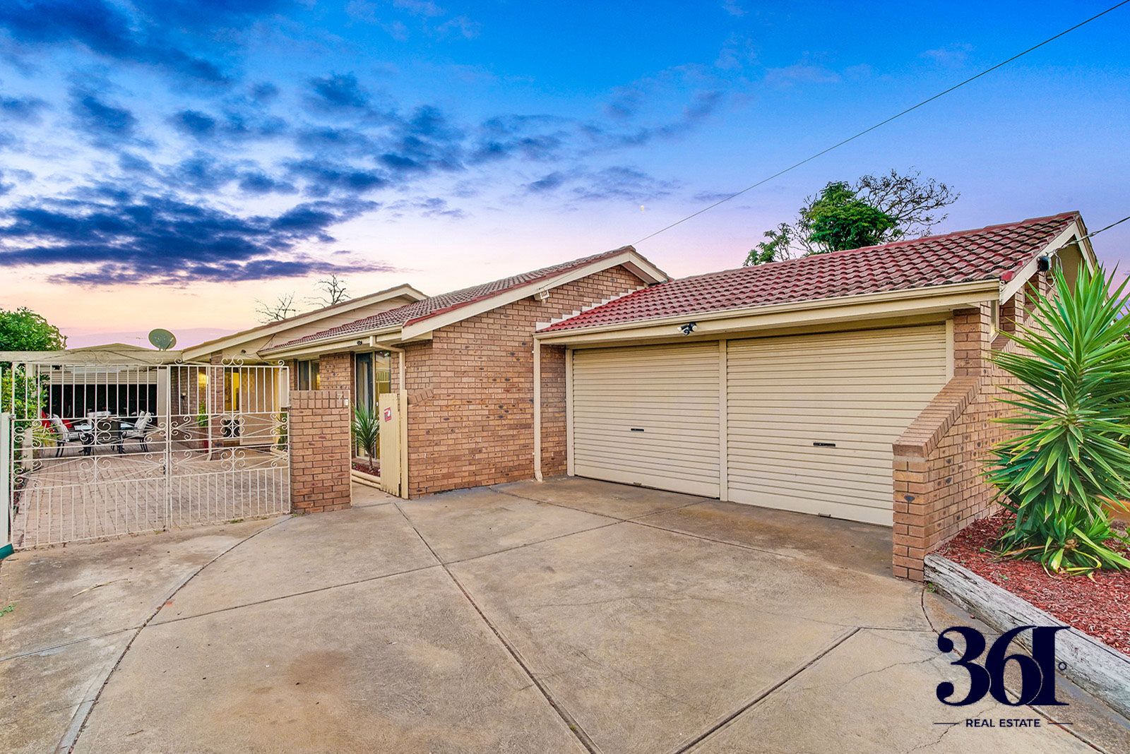 7 westcott pde, Rockbank VIC 3335, Image 2