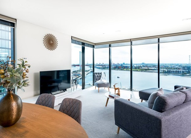 132/8 Waterside Place, Docklands VIC 3008