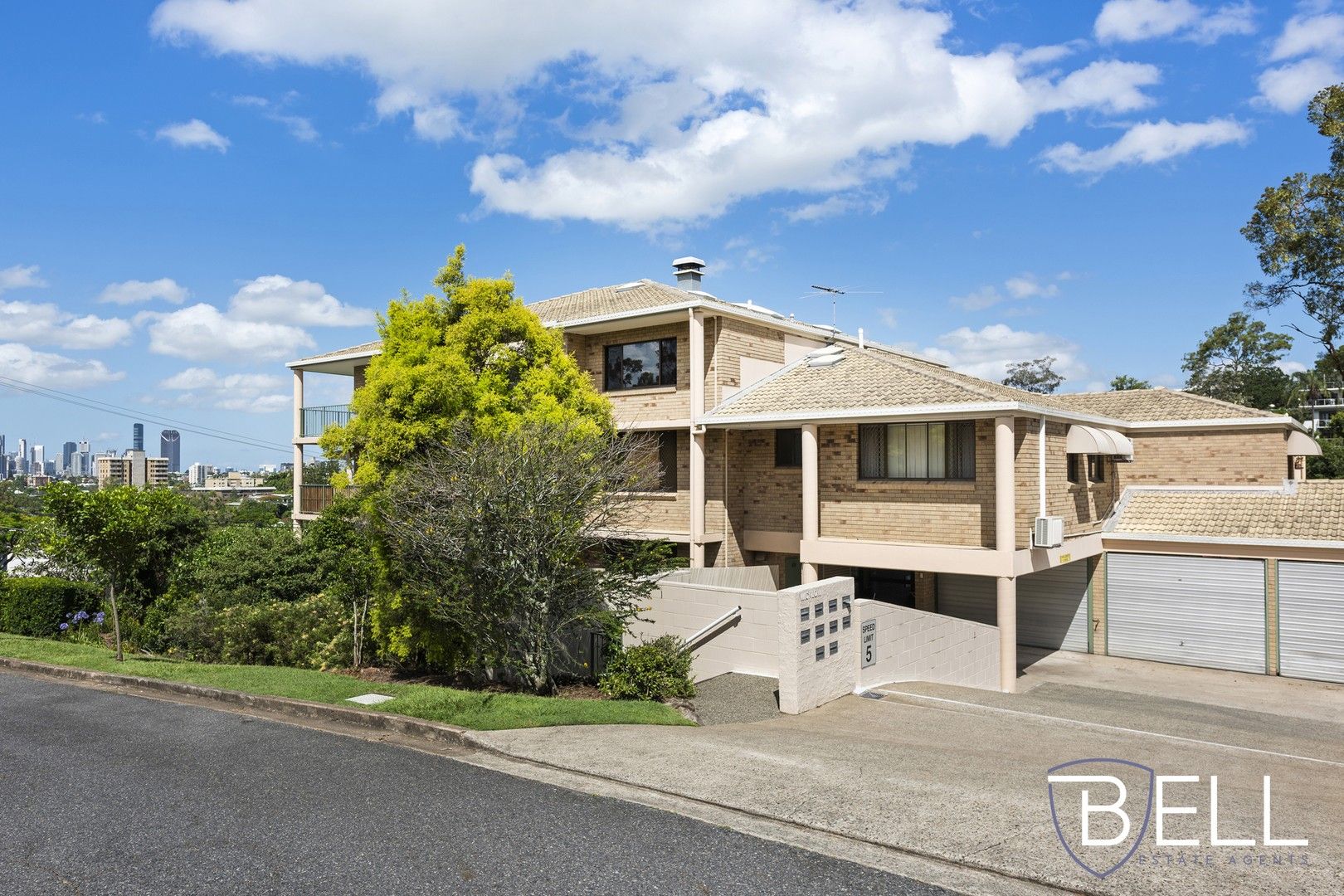 2 bedrooms Apartment / Unit / Flat in 3/23 Bishop Street ST LUCIA QLD, 4067