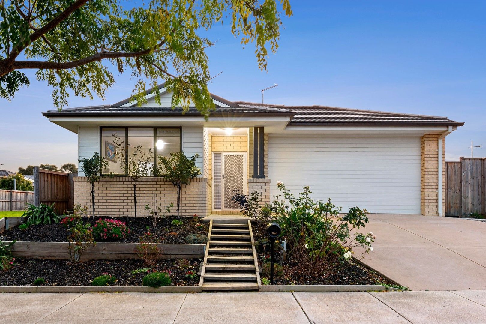 3 bedrooms House in 7 Whisper Street PORTARLINGTON VIC, 3223