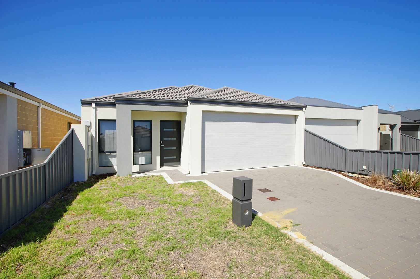 3 bedrooms House in 23 Durham Road AUBIN GROVE WA, 6164