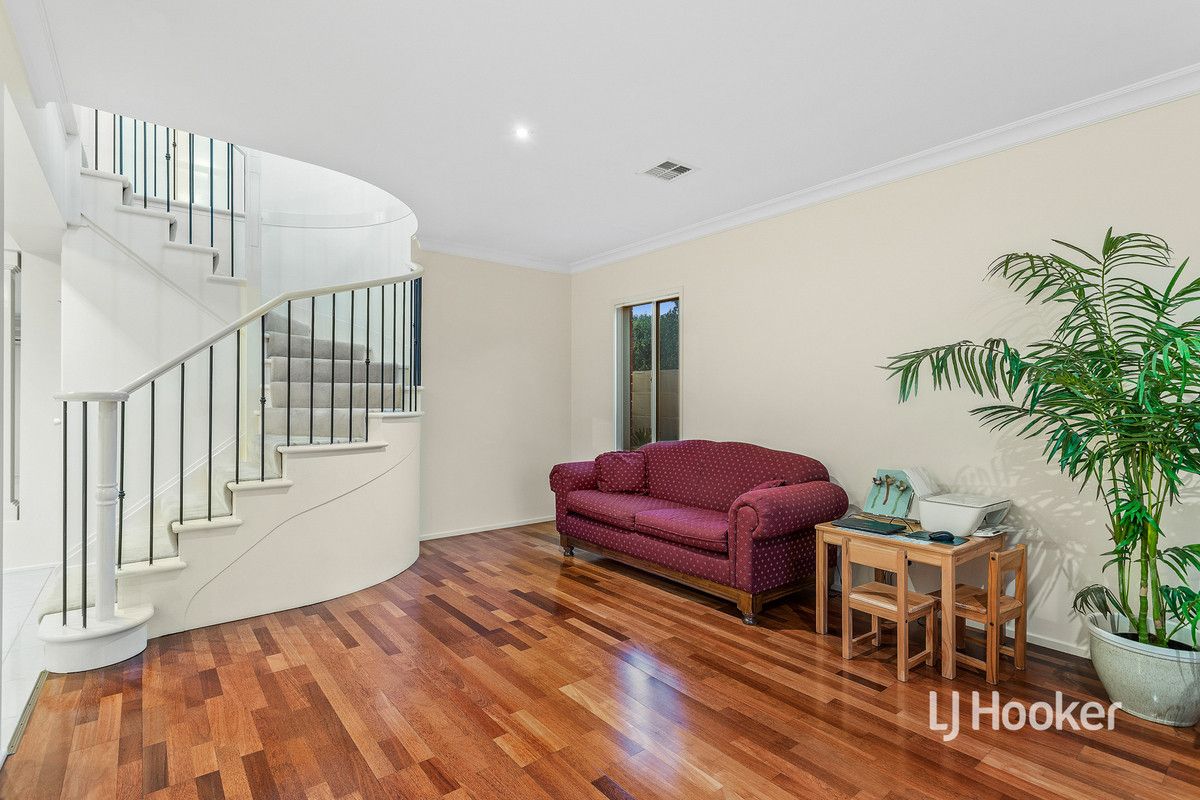 83 Knightsbridge Avenue, Altona Meadows VIC 3028, Image 2