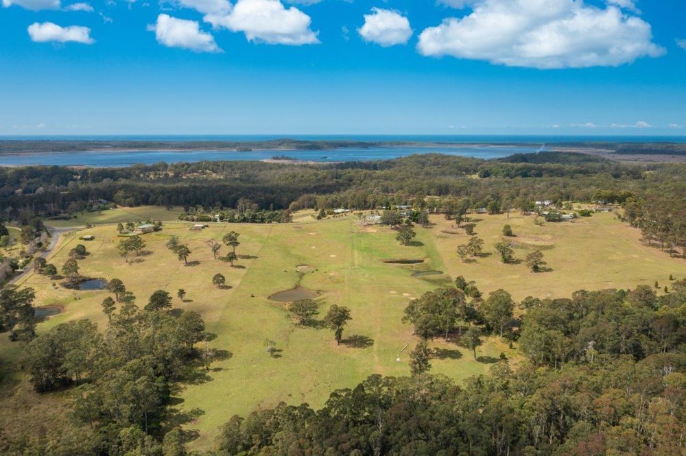 6 bedrooms Rural in 655 Lake Innes Drive LAKE INNES NSW, 2446