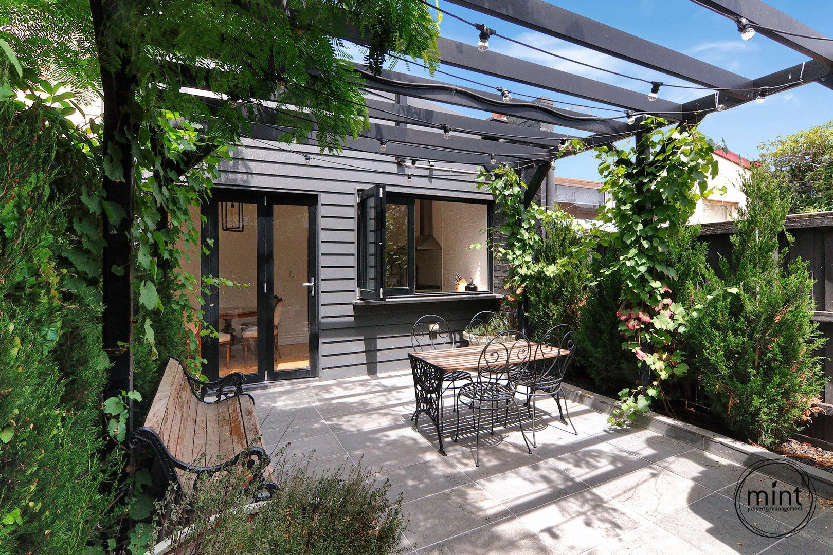 2 bedrooms House in 5 Dickens Street RICHMOND VIC, 3121