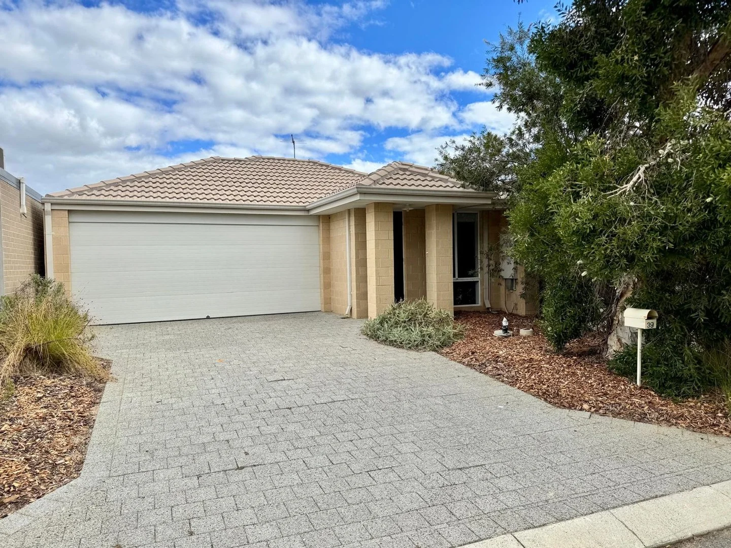 39 Bromsgrove St, Wellard WA 6170