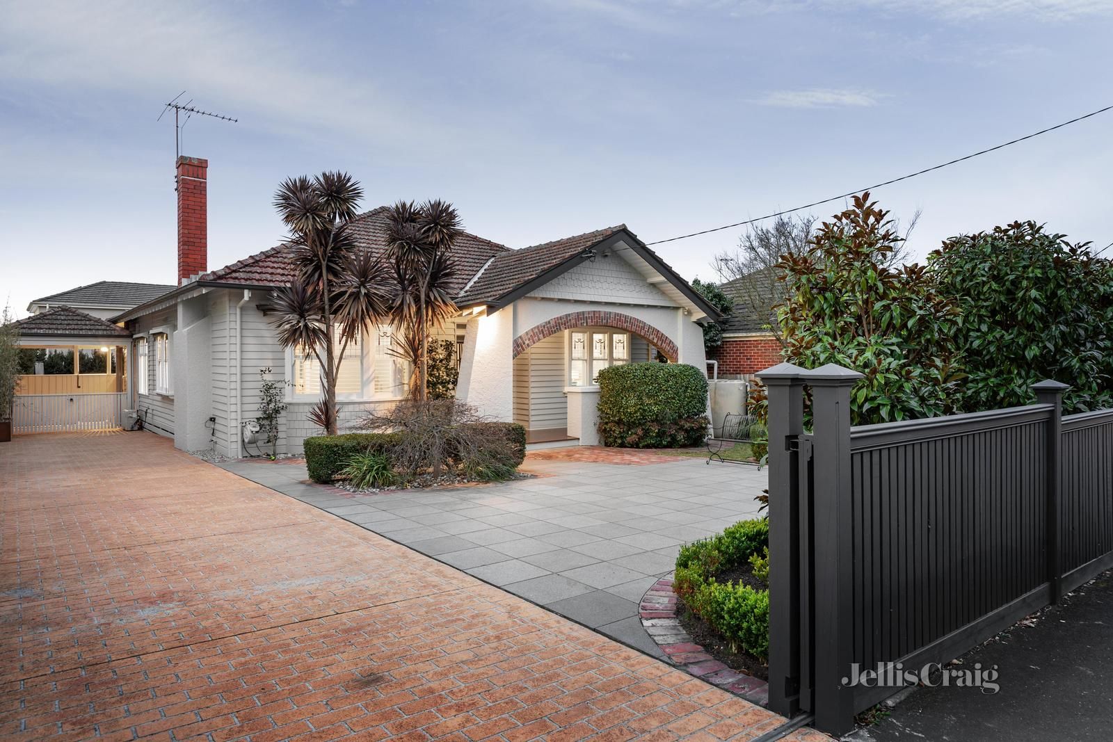 17 Weybridge Street, Surrey Hills VIC 3127, Image 0