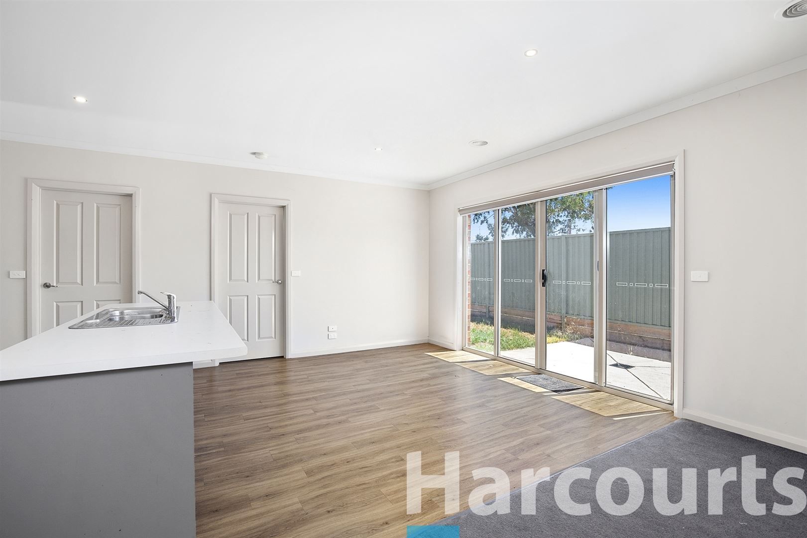 5/4 Wood Street, Soldiers Hill VIC 3350, Image 2