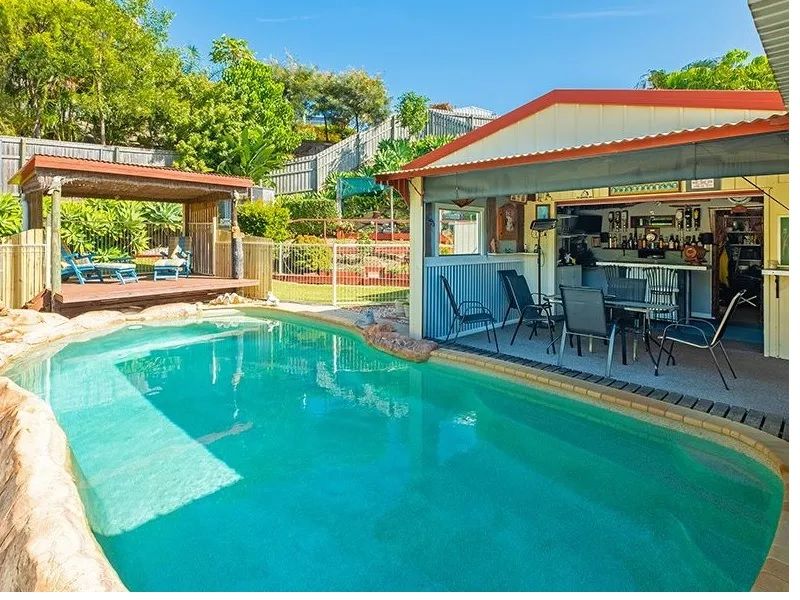 29 Daintree Drive, Parkwood Property History & Address Research Domain