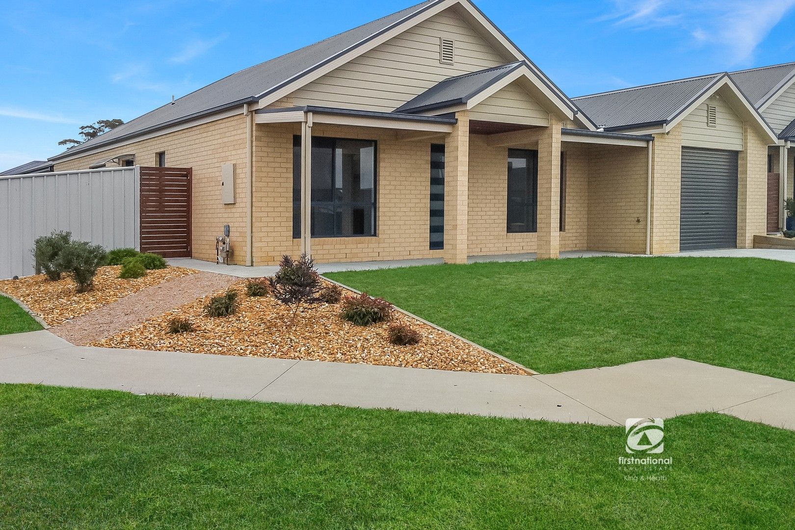 3 bedrooms House in 1/1 Riviera Close PAYNESVILLE VIC, 3880