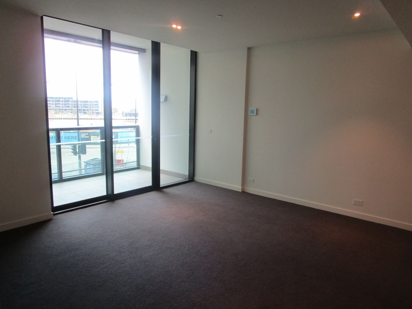 1E/9 Waterside Place, Docklands VIC 3008, Image 2