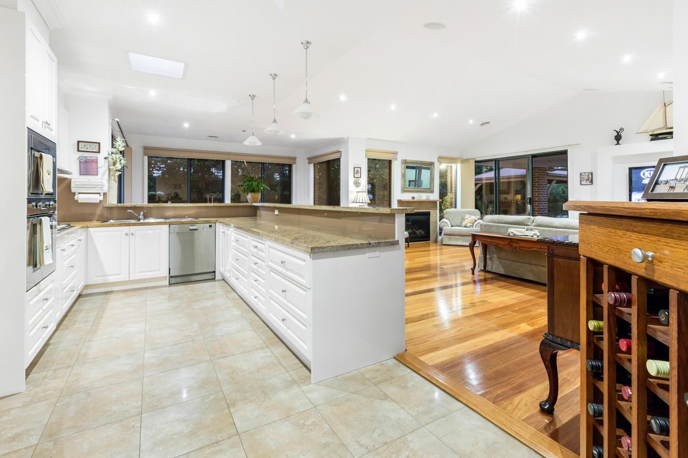 31 Roehampton Crescent, Mount Eliza VIC 3930, Image 2