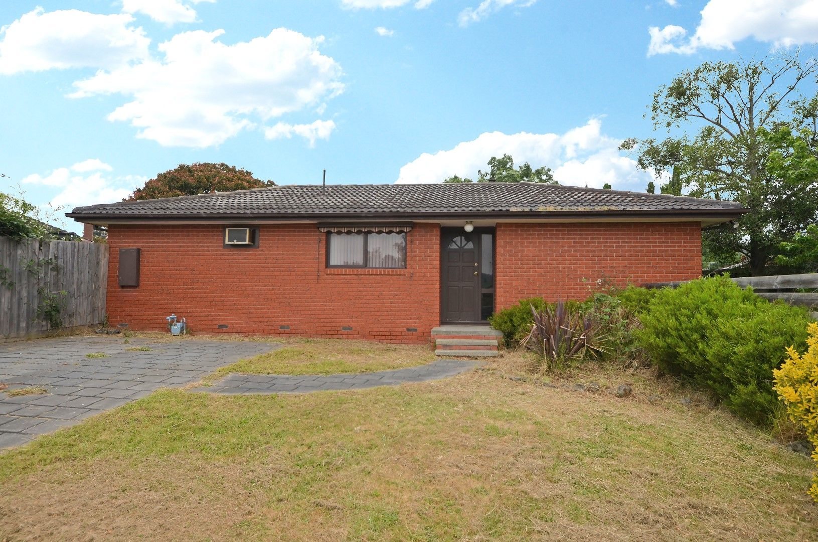 11 Whitestone Court, Endeavour Hills Property History & Address