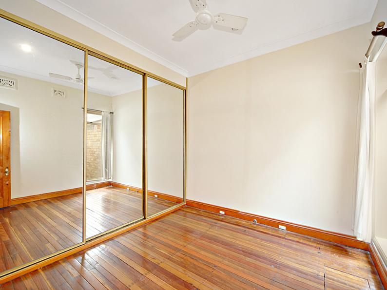 27 Carlton Crescent, SUMMER HILL NSW 2130, Image 2