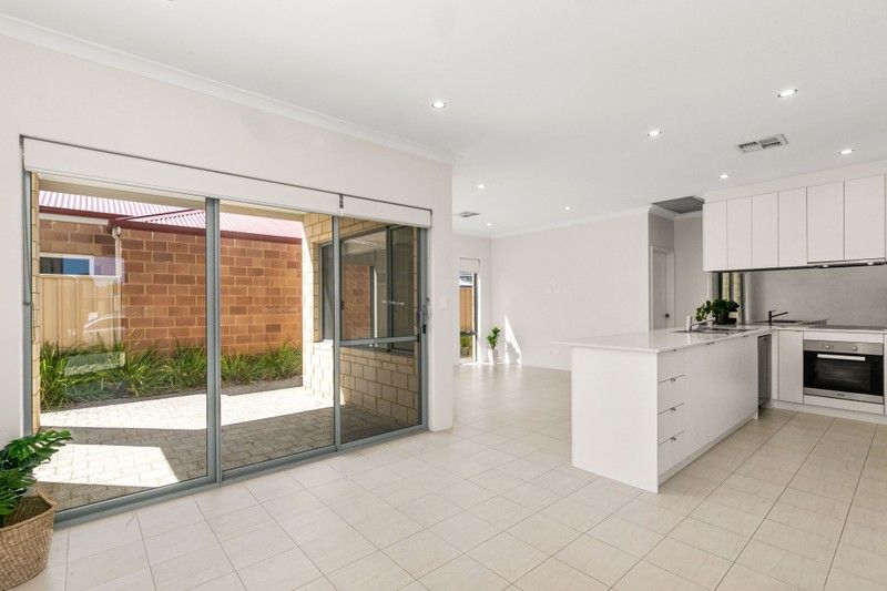 46 Cousins St, Hammond Park WA 6164 House For Rent 550 Domain