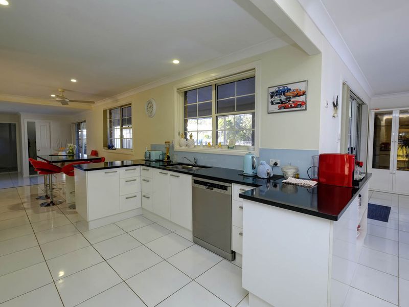 67 Oakview Drive, Hallidays Point NSW 2430, Image 2