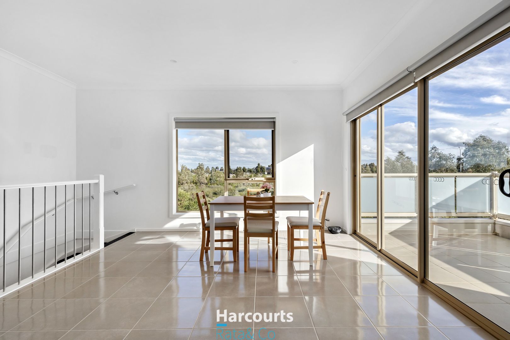 19/2 Rockgarden Drive, Truganina VIC 3029, Image 2