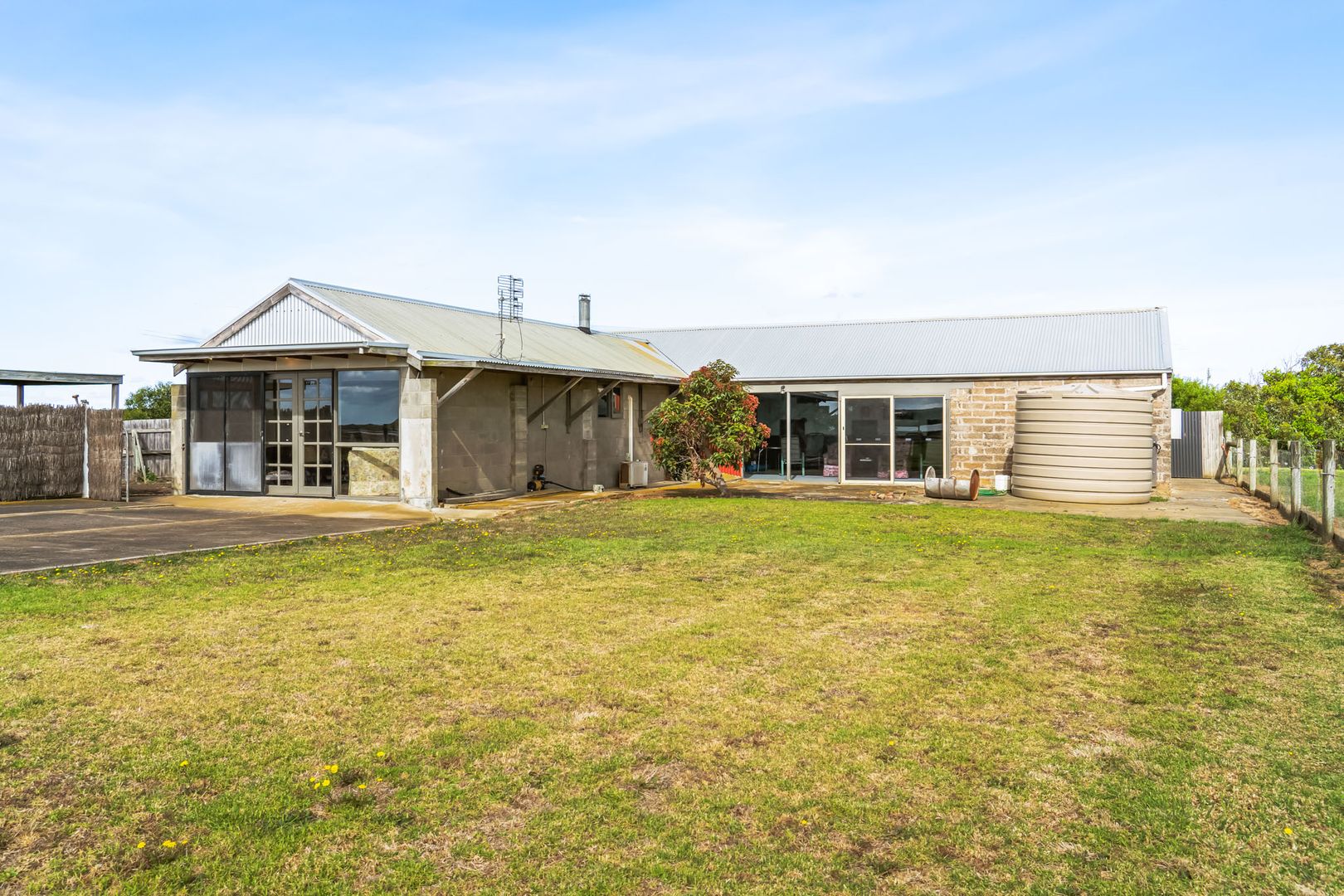 210 Old Peterborough Road, Peterborough VIC 3270, Image 2