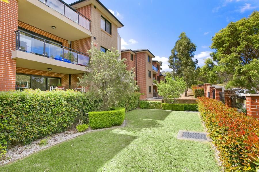 2 bedrooms Apartment / Unit / Flat in 23/7-15 Purser Ave CASTLE HILL NSW, 2154
