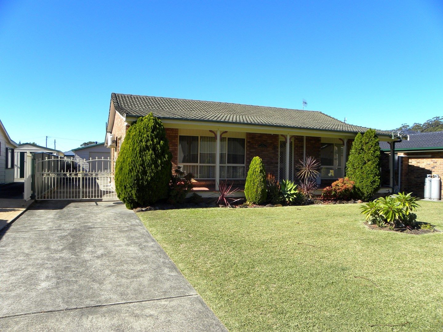 4 Greentree Ave, Sussex Inlet NSW 2540, Image 0