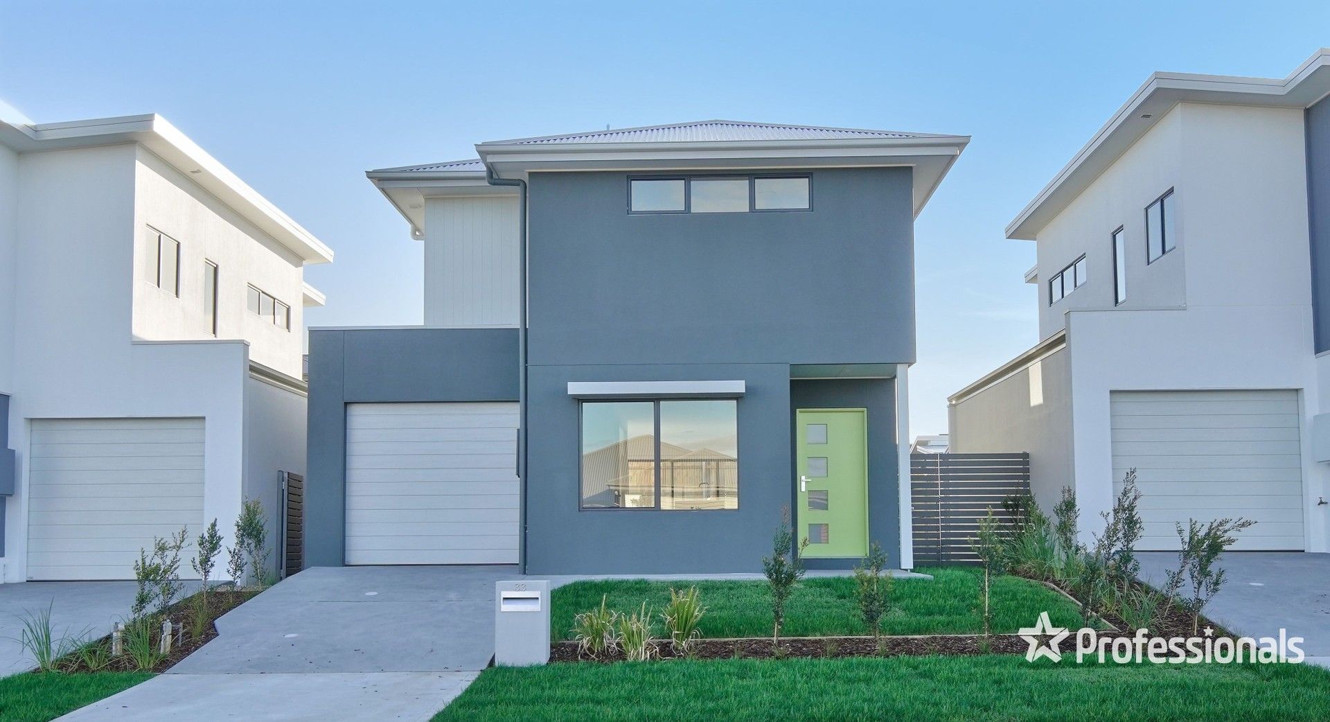 3 bedrooms House in 33 Hinton Loop ORAN PARK NSW, 2570