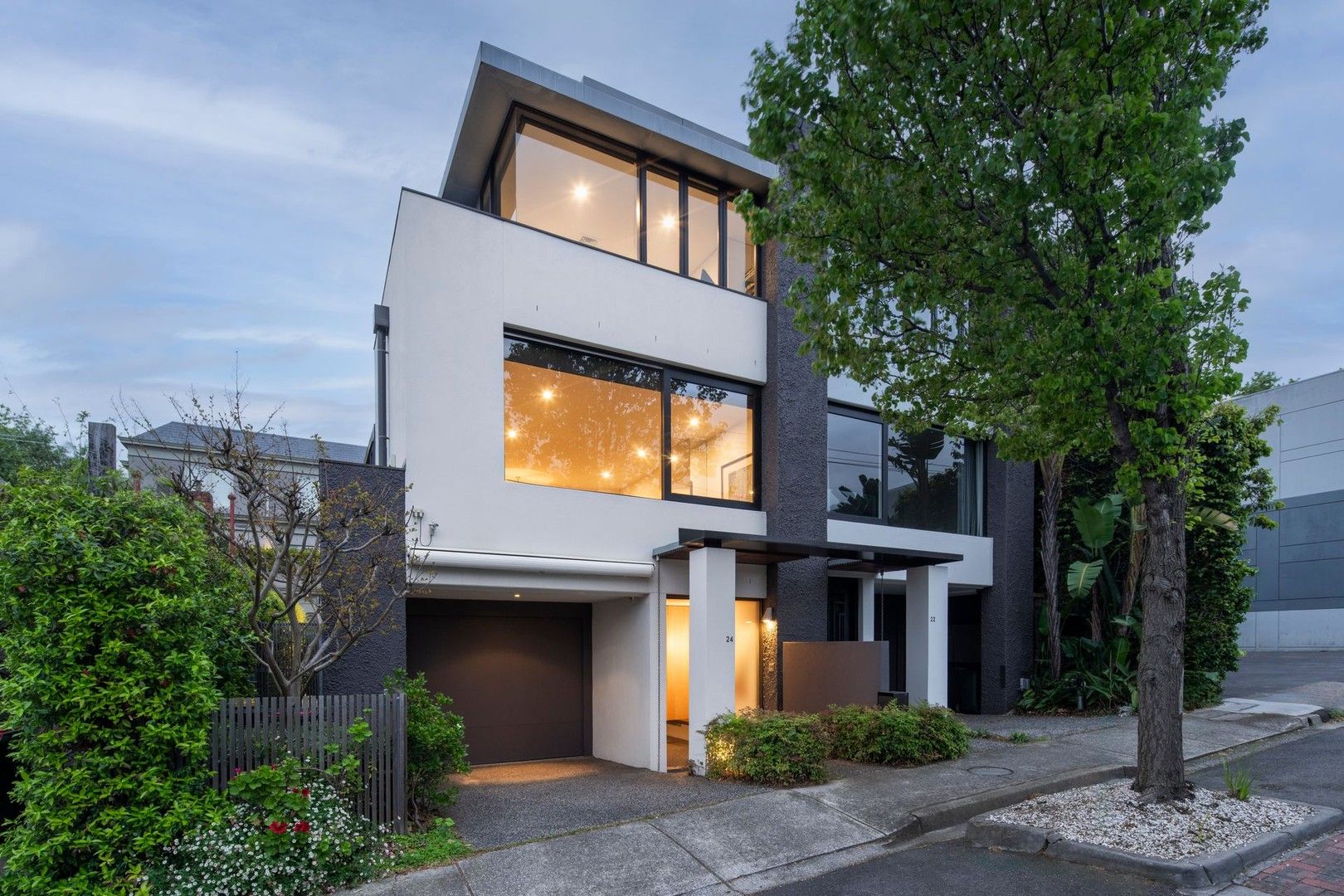 3 bedrooms House in 24 Carters Ave TOORAK VIC, 3142