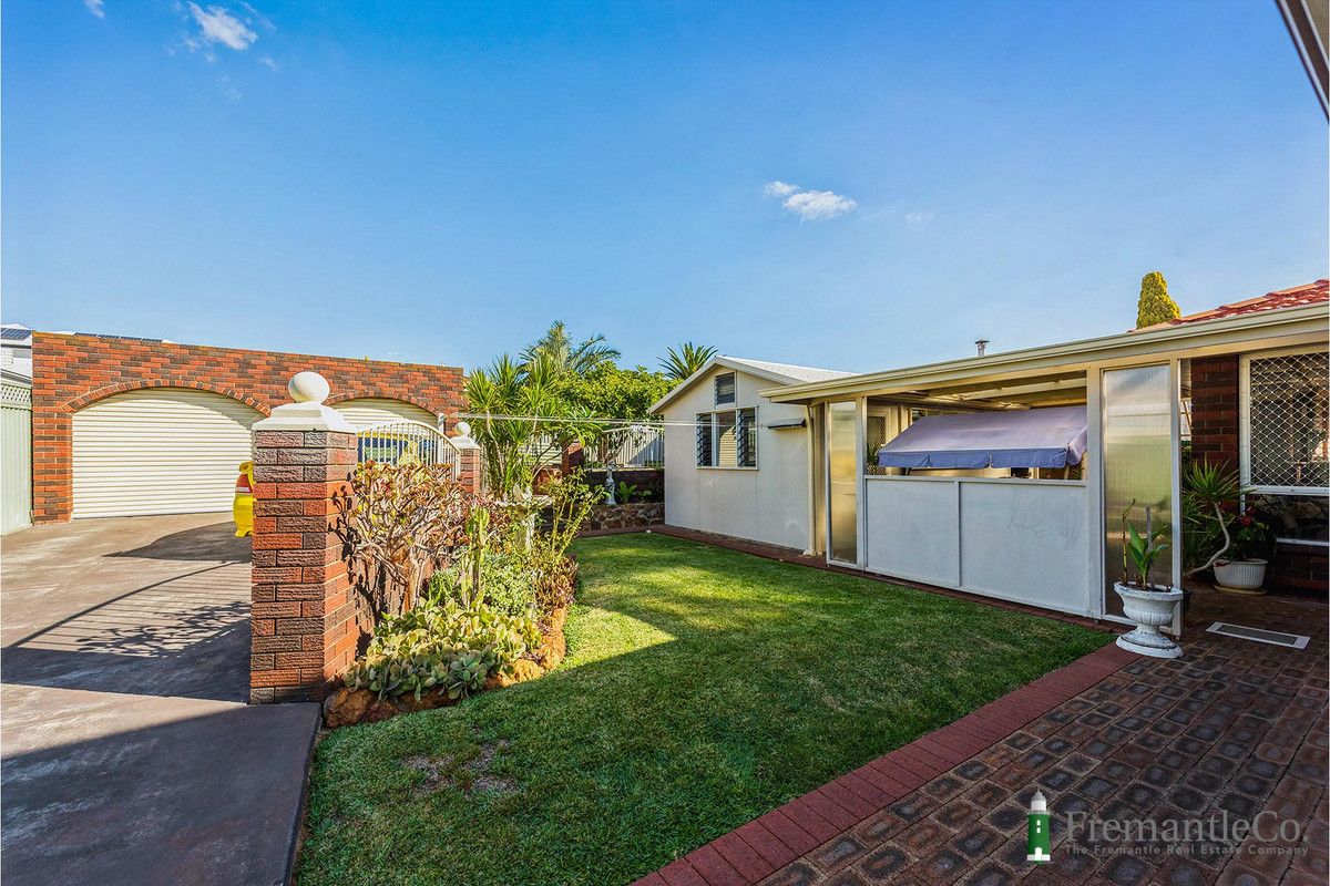 23 Duffield Avenue, Beaconsfield WA 6162, Image 2