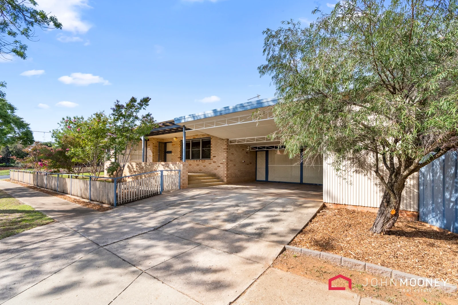 2 Croaker Street, Turvey Park NSW 2650