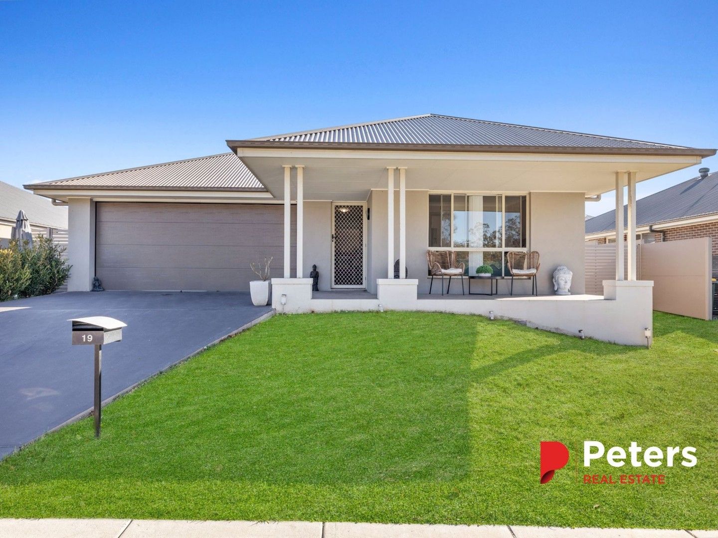 4 bedrooms House in 19 Tooze Circuit NORTH ROTHBURY NSW, 2335