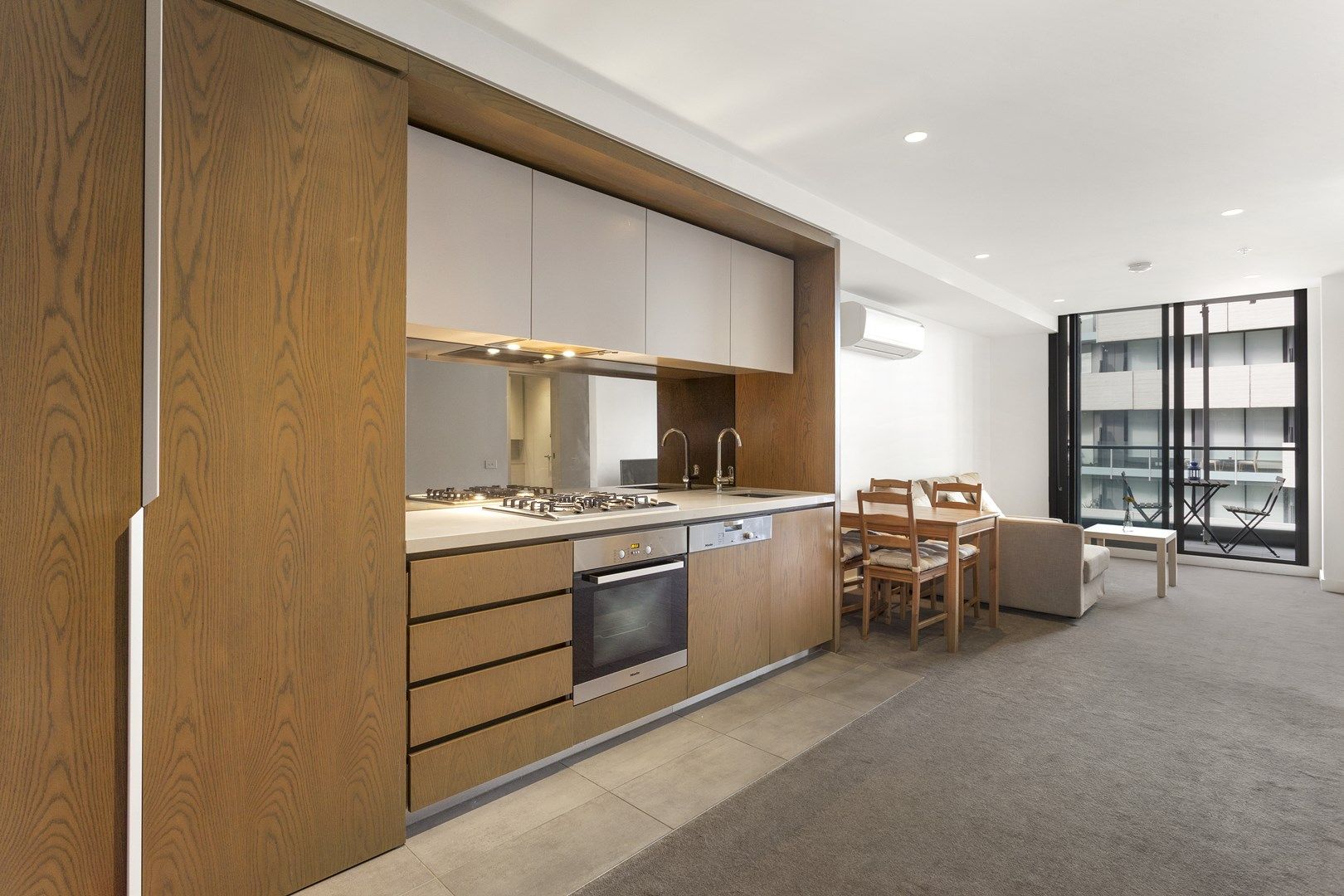 2 bedrooms Apartment / Unit / Flat in 304/1 Acacia Place ABBOTSFORD VIC, 3067