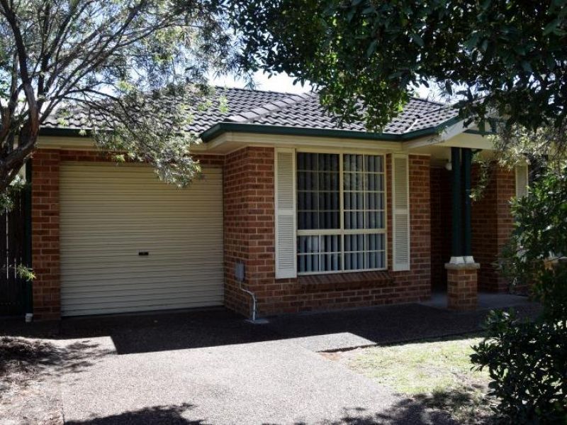 3 bedrooms Villa in 2/2A York Street MAYFIELD NSW, 2304