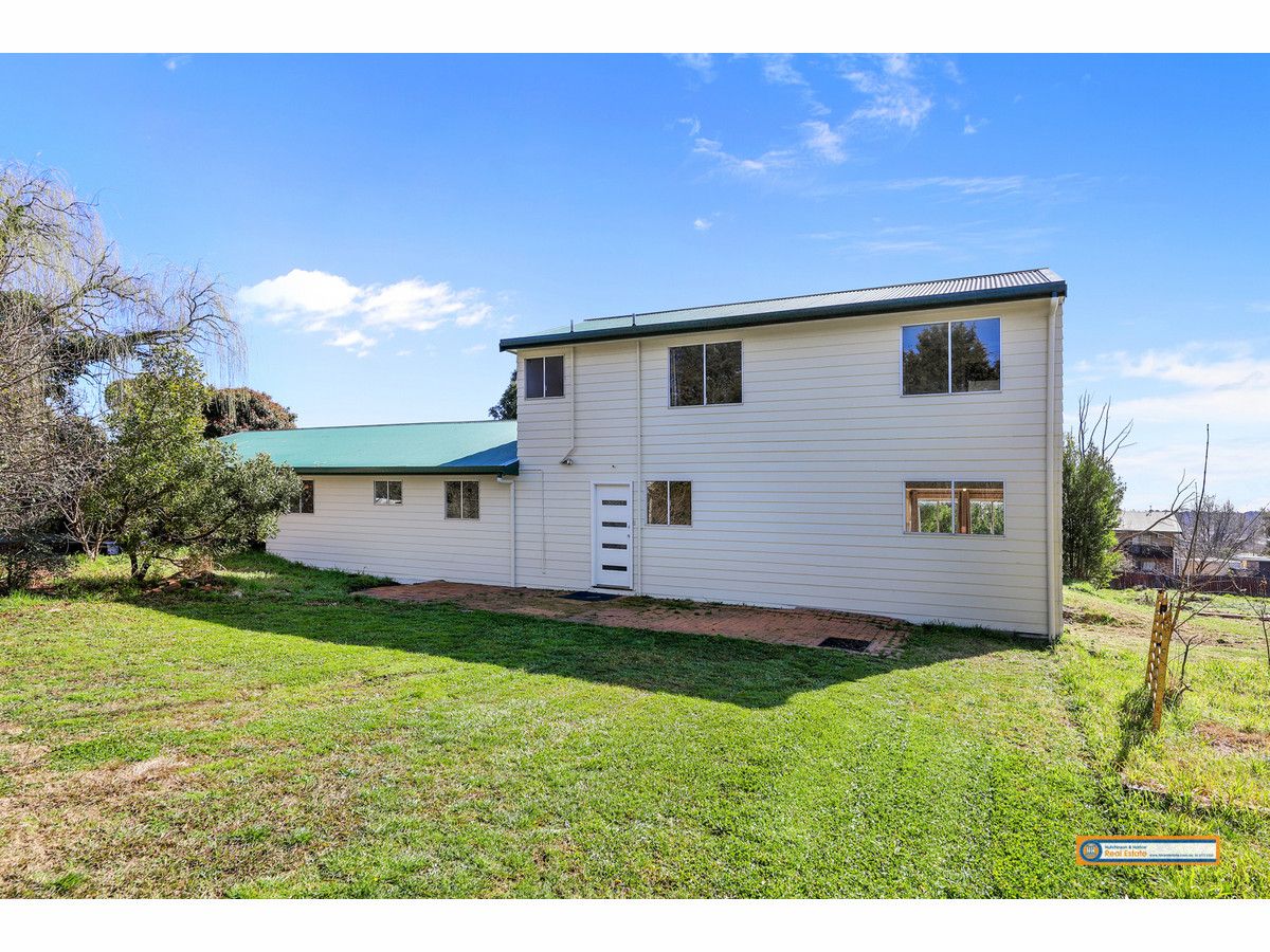 5 bedrooms House in 225A Canambe Street ARMIDALE NSW, 2350