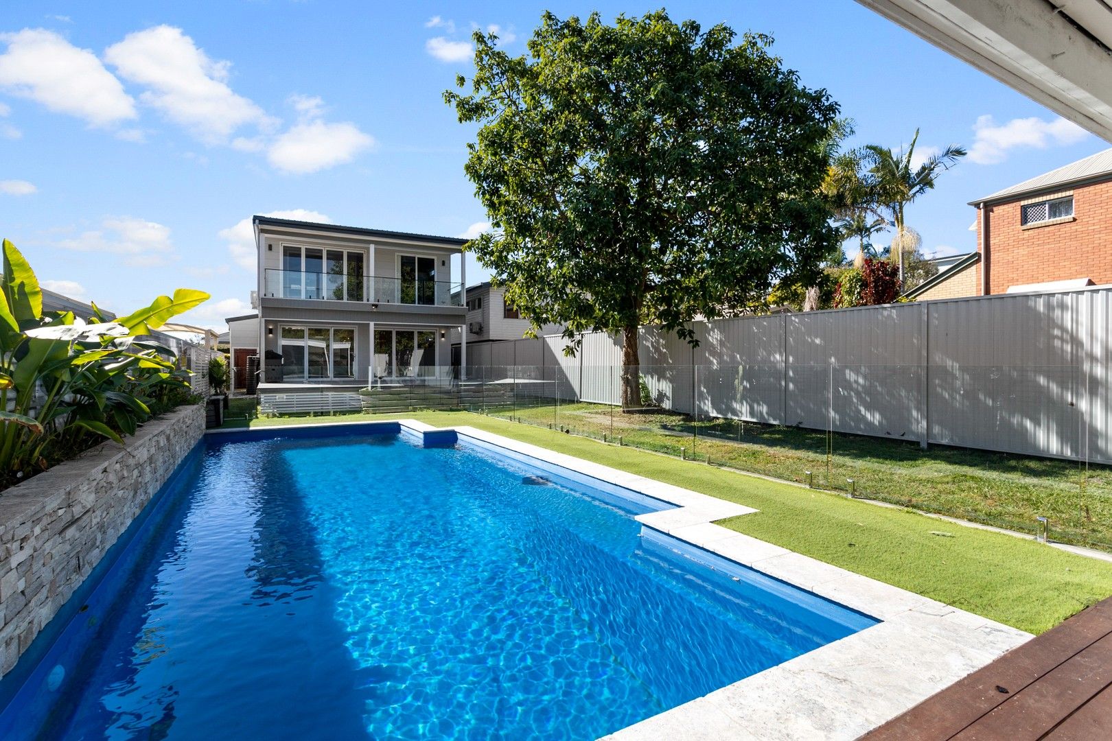 4 bedrooms House in 39 Georgina Street WOODY POINT QLD, 4019