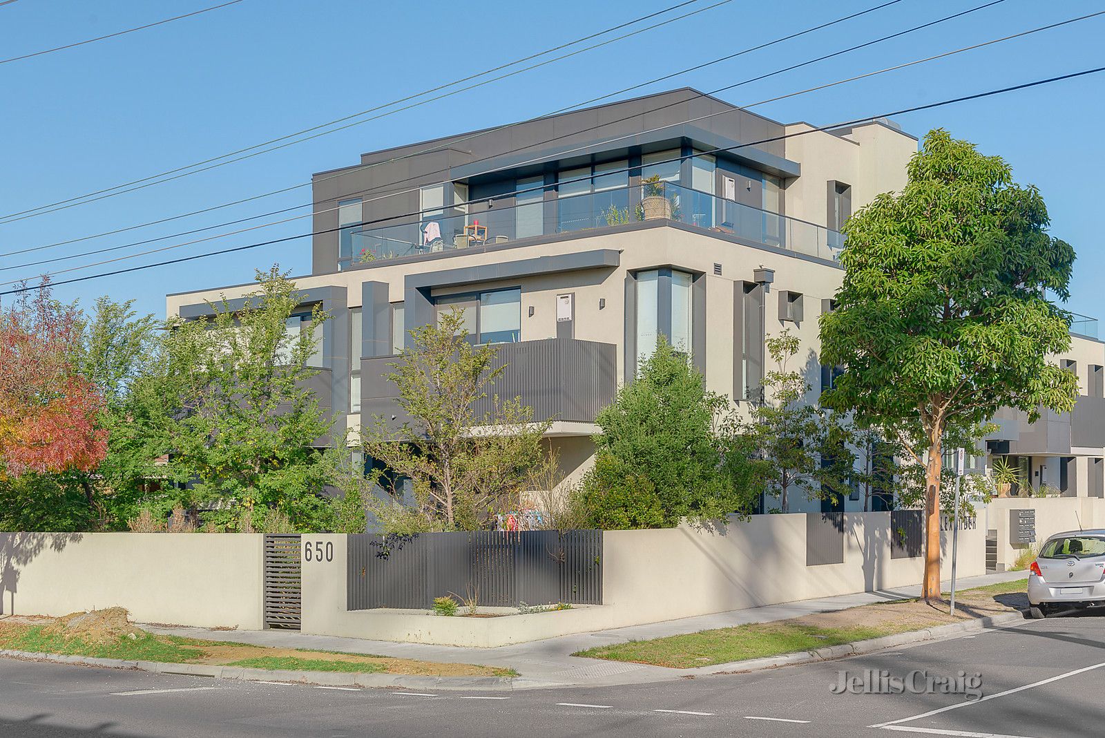 2 bedrooms Apartment / Unit / Flat in 201/650 Centre Road BENTLEIGH EAST VIC, 3165