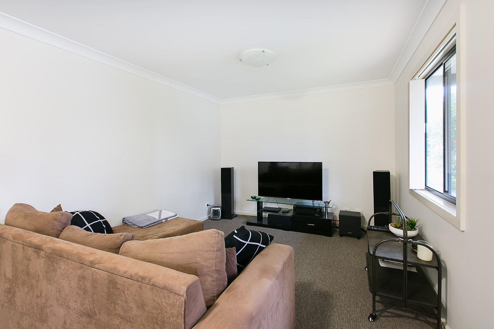 19a Warwick Avenue, Mannering Park NSW 2259, Image 1