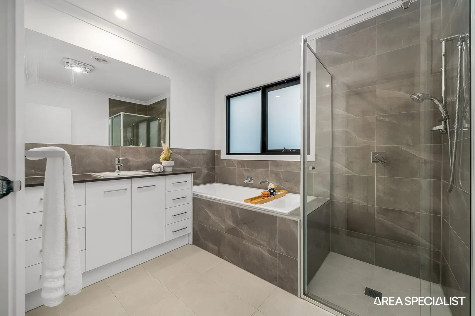 Additional image 5 of 27 Elmslie Drive, Cranbourne East VIC 3977