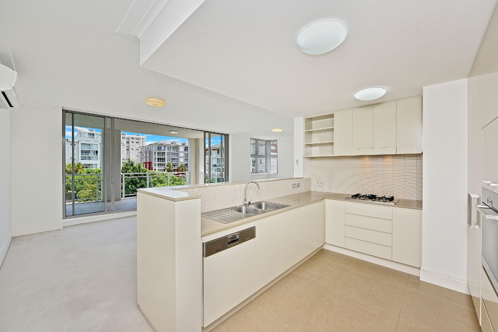 44/1 Rosewater Circuit, Breakfast Point NSW 2137, Image 2