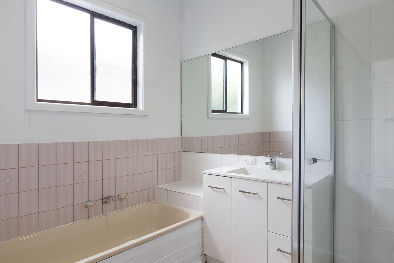 4 bedrooms House in 7 Ellindale Avenue MCKINNON VIC, 3204