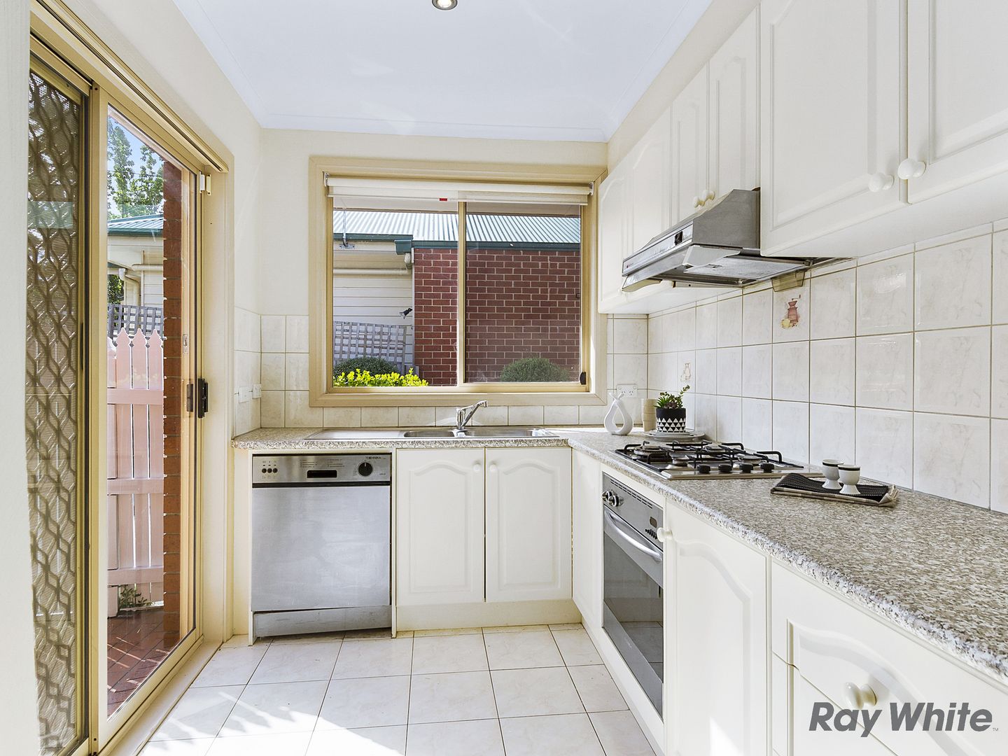 1/60 Percy Street, Mitcham VIC 3132, Image 2