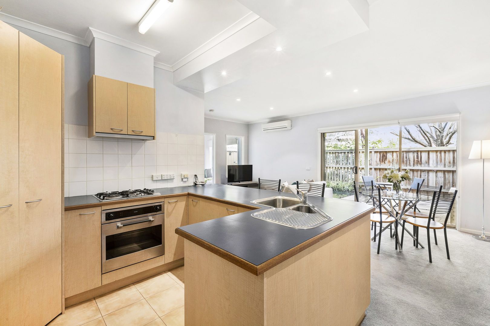 12/1219 Centre Road, Oakleigh South VIC 3167, Image 2