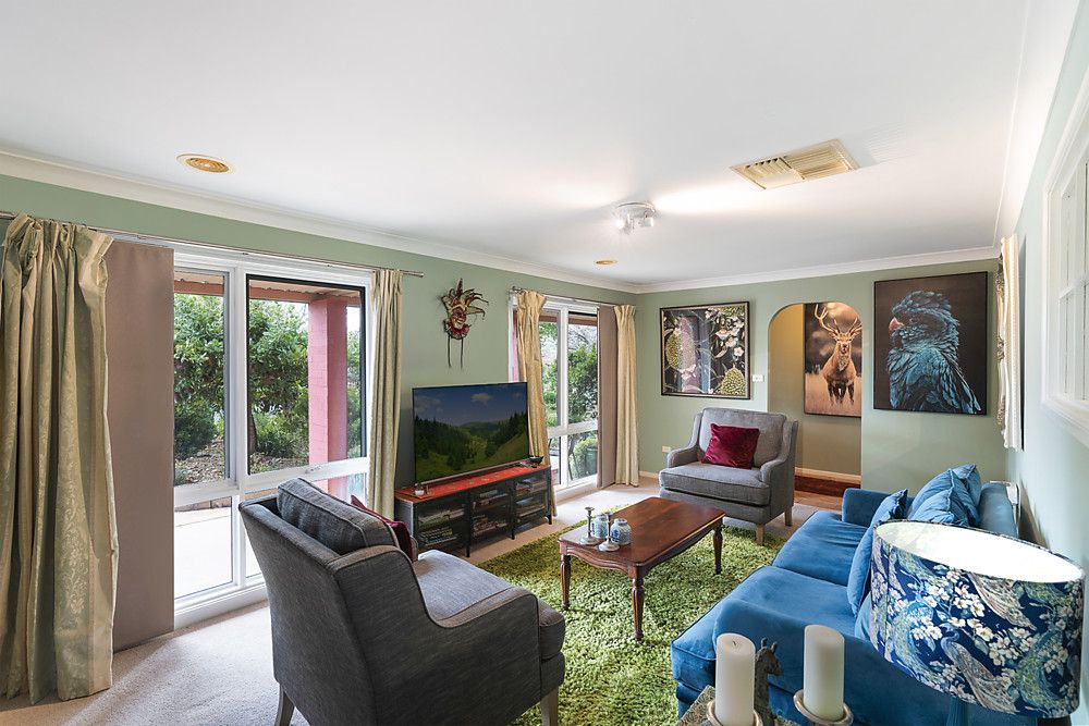 69 Balleroo Crescent, Glenfield Park NSW 2650, Image 2