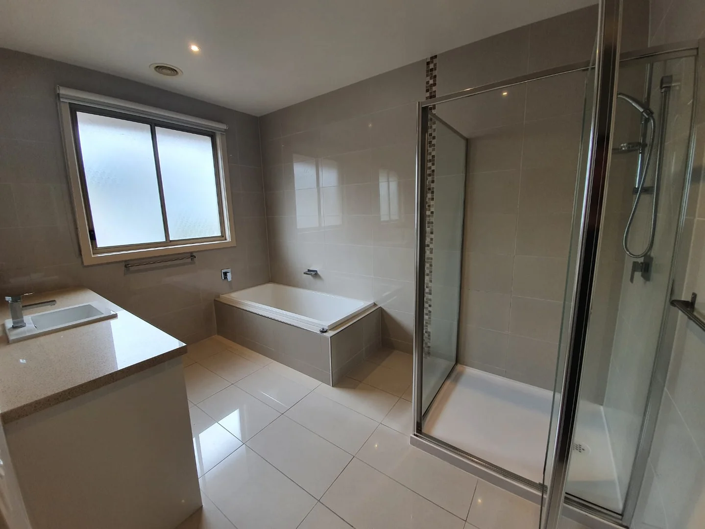 Additional image 6 of 2/39 Hillview Avenue, Mount Waverley VIC 3149