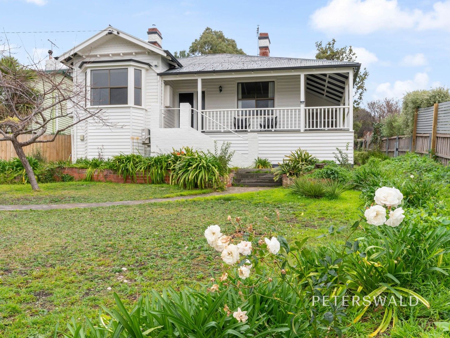 16 Oldham Avenue, New Town TAS 7008, Image 0